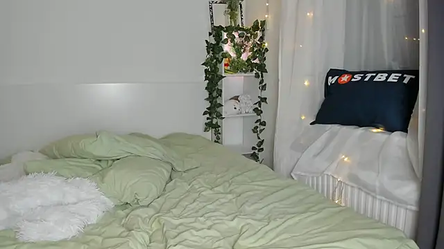 Snapshot of lilkimch chatting on 3, 3, 2026 lilkimch online show from 3, 3, 2026