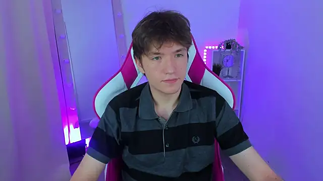 Snapshot of Ethan_Rivers chatting on 8, 10, 2025 Ethan Rivers online show from 8, 10, 2025