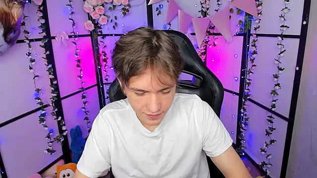 Snapshot of Ethan_Rivers chatting on 11, 10, 2025 Ethan Rivers online show from 11, 10, 2025