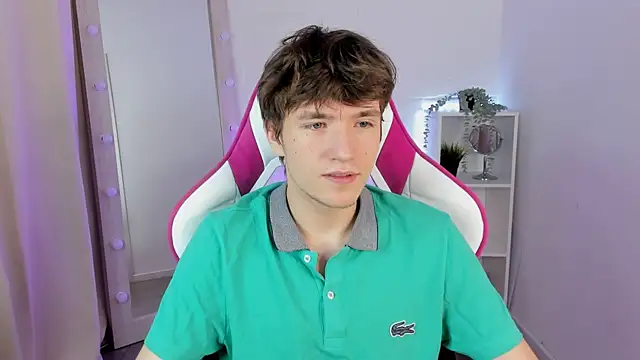 Snapshot of Ethan_Rivers chatting on 12, 10, 2025 Ethan Rivers online show from 12, 10, 2025