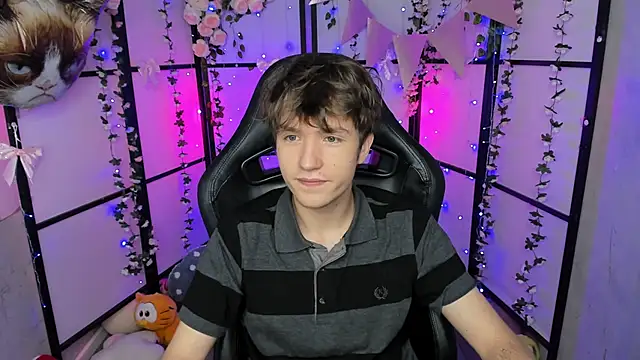 Snapshot of Ethan_Rivers chatting on 15, 10, 2025 Ethan Rivers online show from 15, 10, 2025