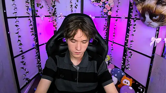 Snapshot of Ethan_Rivers chatting on 6, 11, 2025 Ethan Rivers online show from 6, 11, 2025