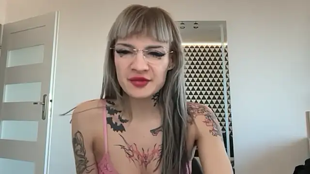 FluffySlutt online show from 2, 2, 2026