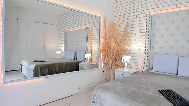 mara winters  online show from 10, 2, 2026