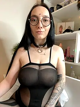 Snapshot of Jinhee_Tiny chatting on 29, 9, 2025 Jinhee Tiny online show from 29, 9, 2025