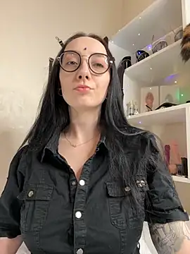 Snapshot of Jinhee_Tiny chatting on 14, 10, 2025 Jinhee Tiny online show from 14, 10, 2025