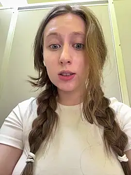 Snapshot of FroggyAnna chatting on 30, 6, 2026 FroggyAnna online show from 30, 6, 2026