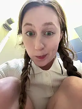 Snapshot of FroggyAnna chatting on 3, 7, 2026 FroggyAnna online show from 3, 7, 2026