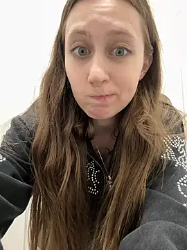 Snapshot of FroggyAnna chatting on 29, 7, 2026 FroggyAnna online show from 29, 7, 2026