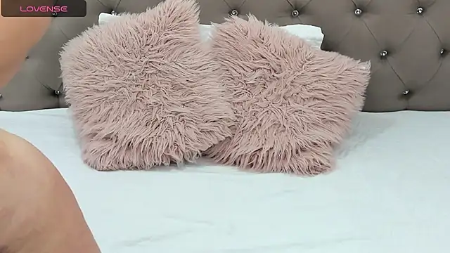 Isbettyche online show from 29, 10, 2025