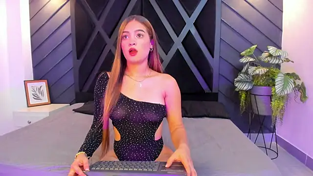 Alana cox  online show from 20, 10, 2025