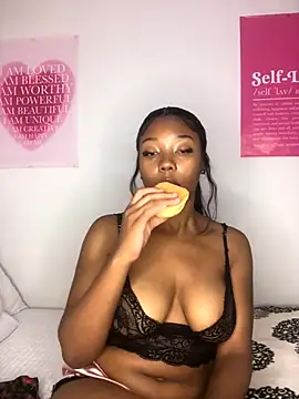 Snapshot of Sprinkle_Q chatting on 13, 10, 2025 Sprinkle Q online show from 13, 10, 2025