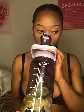 Snapshot of Sprinkle_Q chatting on 26, 10, 2025 Sprinkle Q online show from 26, 10, 2025