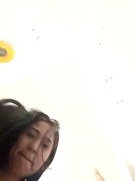 Liahdiaz  online show from 21, 11, 2025