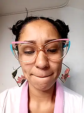 Liahdiaz  online show from 8, 1, 2026