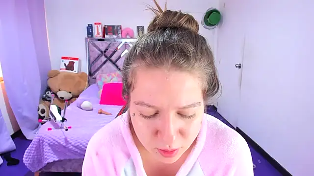 Snapshot of Luna_Analya chatting on 11, 4, 2026 Luna Analya online show from 11, 4, 2026