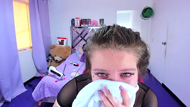 Snapshot of Luna_Analya chatting on 13, 4, 2026 Luna Analya online show from 13, 4, 2026