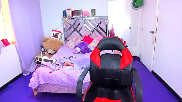 Snapshot of Luna_Analya chatting on 15, 4, 2026 Luna Analya online show from 15, 4, 2026