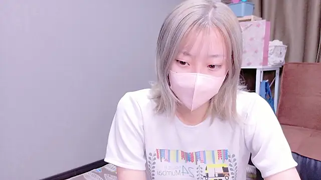 Nana  ch online show from 4, 11, 2025