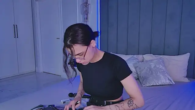 VioletAsh online show from 18, 5, 2026