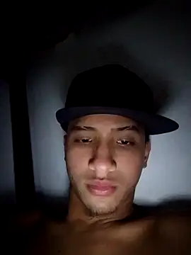 Snapshot of ElNino_1005 chatting on 4, 10, 2025 ElNino 1005 online show from 4, 10, 2025