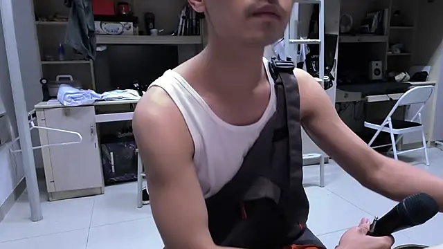 Snapshot of XTTX49 chatting on 4, 10, 2025 XTTX49 online show from 4, 10, 2025