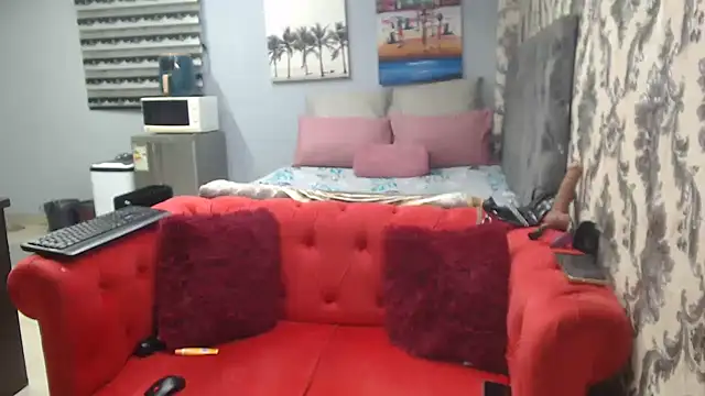 SweetPortableAmber online show from 27, 5, 2026