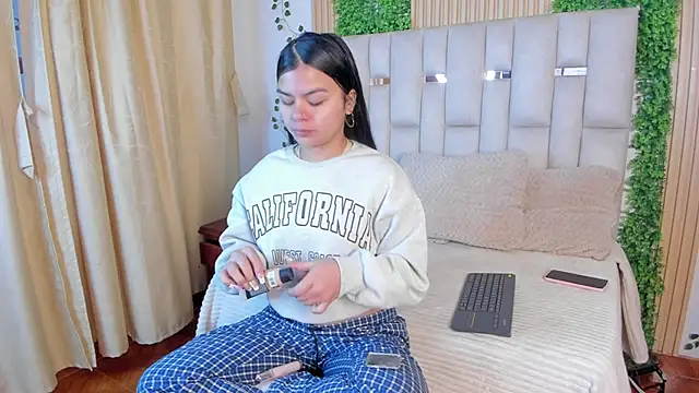 Snapshot of Jade_Nmm chatting on 2, 2, 2026 Jade Nmm online show from 2, 2, 2026