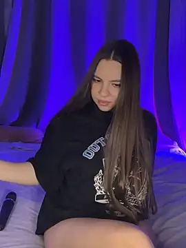 Snapshot of Chloe_loo chatting on 5, 10, 2025 Chloe loo online show from 5, 10, 2025