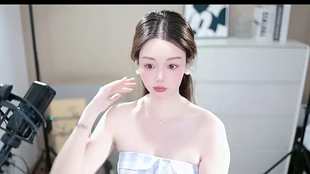 abbyli12 online show from 31, 10, 2025