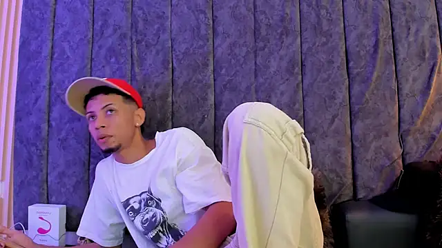 Snapshot of DustinandJordan chatting on 22, 9, 2025 DustinandJordan online show from 22, 9, 2025