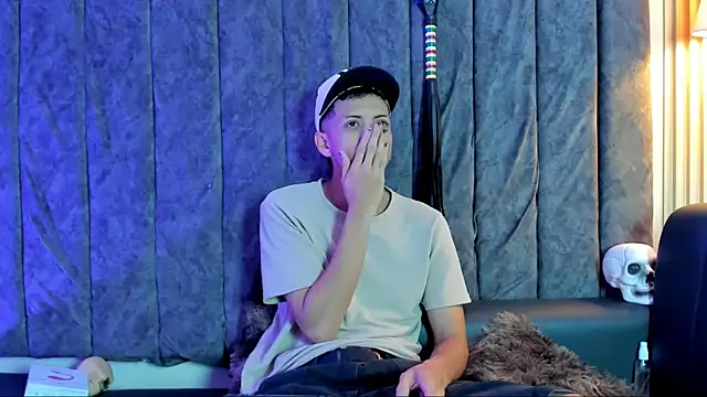 Snapshot of DustinandJordan chatting on 24, 9, 2025 DustinandJordan online show from 24, 9, 2025