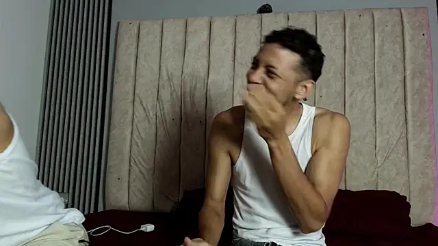 Snapshot of DustinandJordan chatting on 19, 11, 2025 DustinandJordan online show from 19, 11, 2025