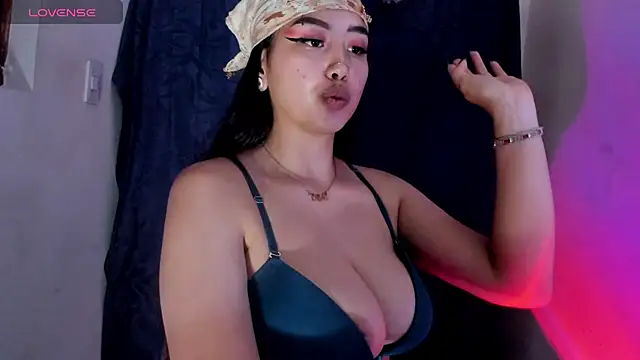 Snapshot of Viioleett_cum chatting on 18, 11, 2025 Viioleett cum online show from 18, 11, 2025