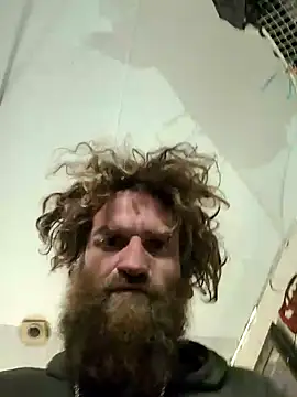 Snapshot of bearded_cross chatting on 17, 12, 2025 bearded cross online show from 17, 12, 2025