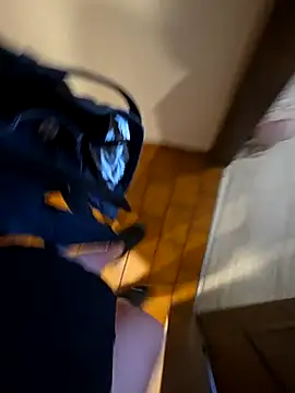 bigdicksklave online show from 27, 2, 2026