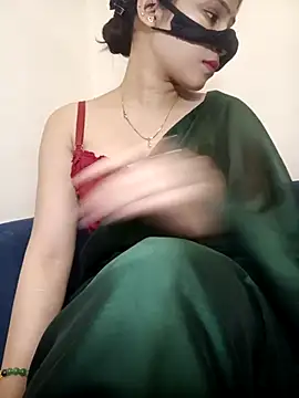 TheSassyGirl7 online show from 14, 4, 2026