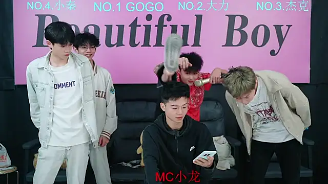 Snapshot of BeautifulBoys-888 chatting on 19, 10, 2025 BeautifulBoys-888 online show from 19, 10, 2025