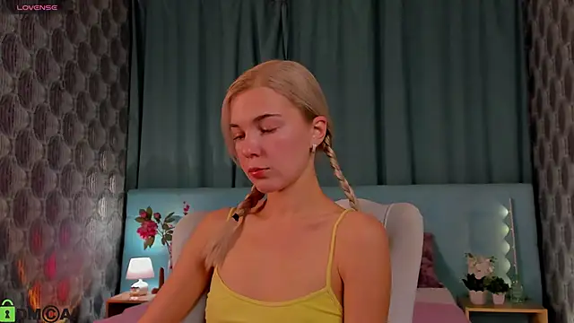 Aurora Bennet online show from 11, 9, 2025