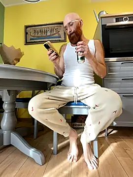 Snapshot of smint06 chatting on 19, 10, 2025 smint06 online show from 19, 10, 2025