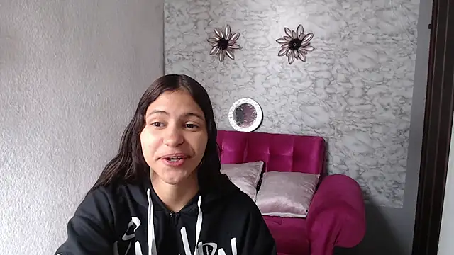 Evagirl69 online show from 8, 4, 2026