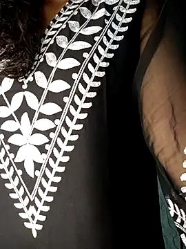 Snapshot of Nisha_cam12 chatting on 4, 10, 2025 Nisha cam12 online show from 4, 10, 2025