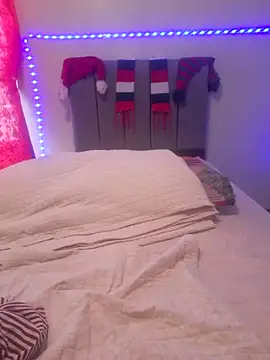 Snapshot of Vickysweeeettt chatting on 14, 12, 2025 Vickysweeeettt online show from 14, 12, 2025