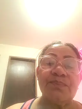 Snapshot of Vickysweeeettt chatting on 17, 12, 2025 Vickysweeeettt online show from 17, 12, 2025