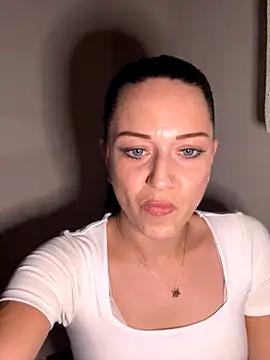 Snapshot of TattooLara chatting on 8, 9, 2025 TattooLara online show from 8, 9, 2025