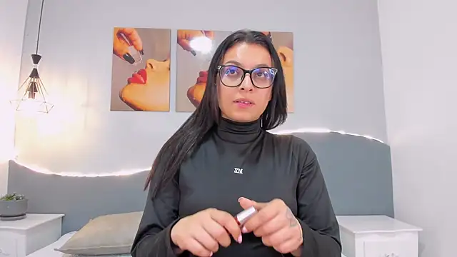 Sara mora  online show from 28, 5, 2026