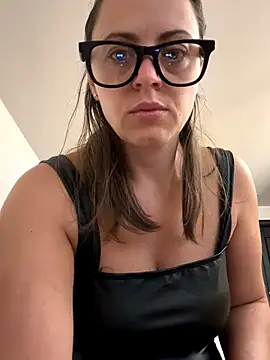 Snapshot of ladywithbigass chatting on 15, 9, 2025 ladywithbigass online show from 15, 9, 2025