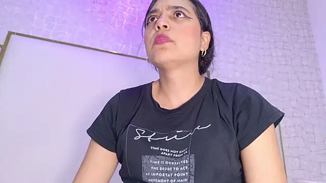 Snapshot of thalia888_ chatting on 17, 5, 2026 thalia888 online show from 17, 5, 2026