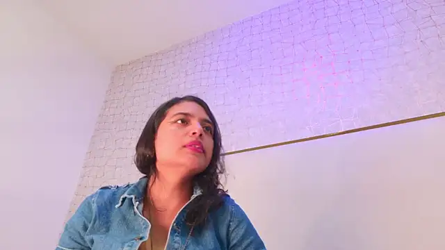 Snapshot of thalia888_ chatting on 7, 6, 2026 thalia888 online show from 7, 6, 2026
