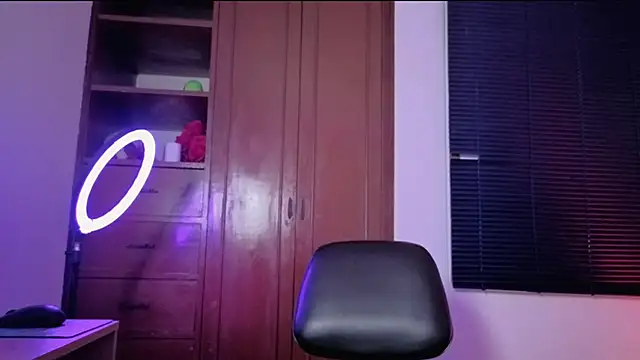 MiaCollinssx online show from 11, 4, 2026